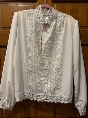 Vintage Brownstone Studio White Lace Trim Button Blouse